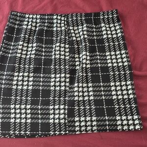 Classic Black and White Plaid Skirt